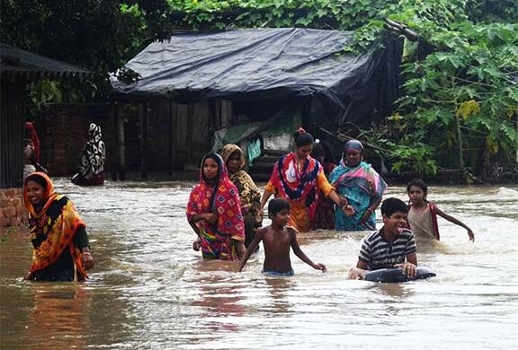 প্রশাসন অন্ধ হলে কি প্রলয় বন্ধ থাকে ?